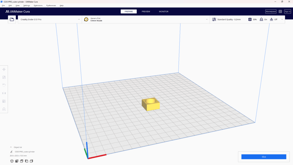 3Dプリンターのスライスソフト「UltiMaker Cura」の準備画面。中央のビルドプレートに3Dモデルが読み込まれており、右下にはスライス実行のための青い「Slice」ボタンが表示されている。