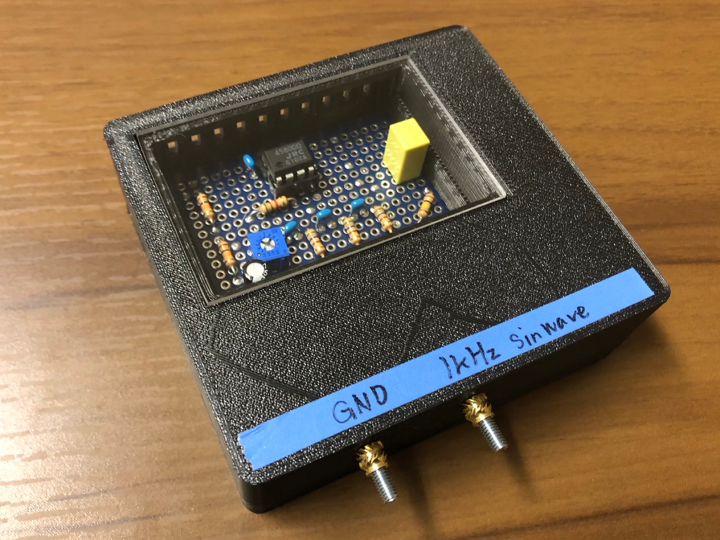 ケースに入れて、完成した、進相型発振回路(1kHz)のモジュールの画像です