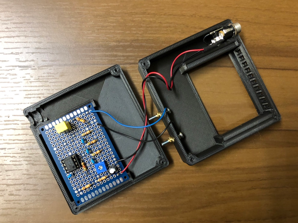 配線を終わらせ、ねじ止めする前の状態