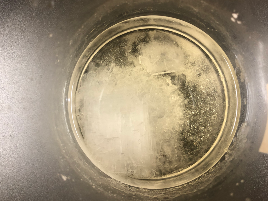 ロッシェル塩成長容器を上から見た画像